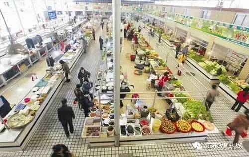 到市集或商場買東西要想不缺斤少兩，就得看商家是不是統一配的電子稱。(圖2)